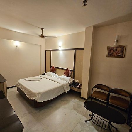 Hotel Merilin Erode Esterno foto